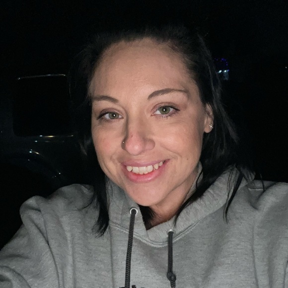 Meet your Posher, Jessica - Picture 1 of 1